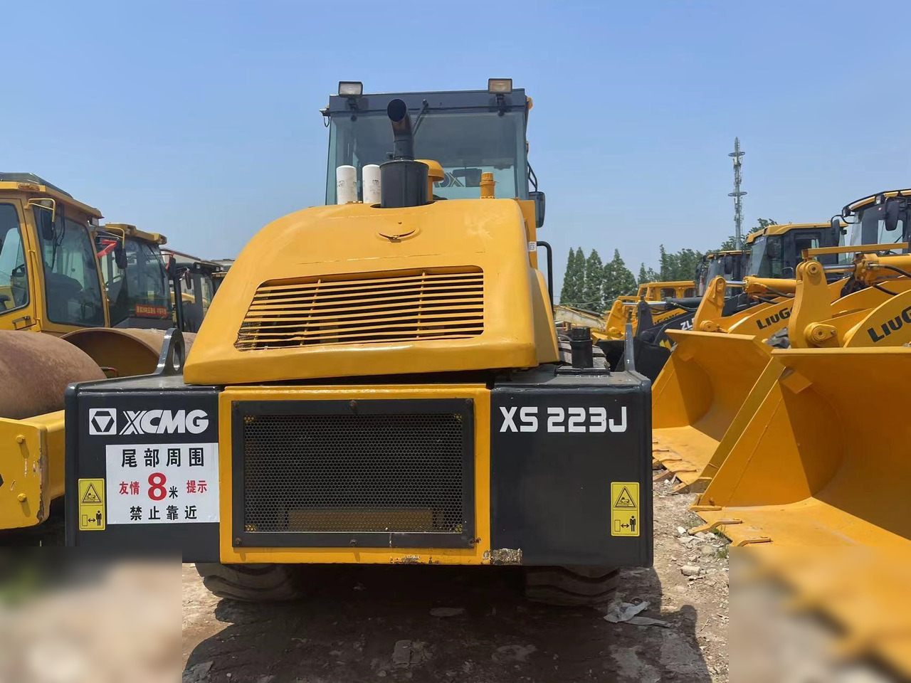 XCMG XS223J - Henger: 4 kép. XCMG XS223J - Henger: 4 kép.