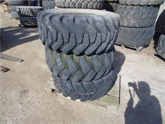 Däck 16/70-20 - Gumiabroncs - Építőipari gépek: 1 kép. Däck 16/70-20 - Gumiabroncs - Építőipari gépek: 1 kép.