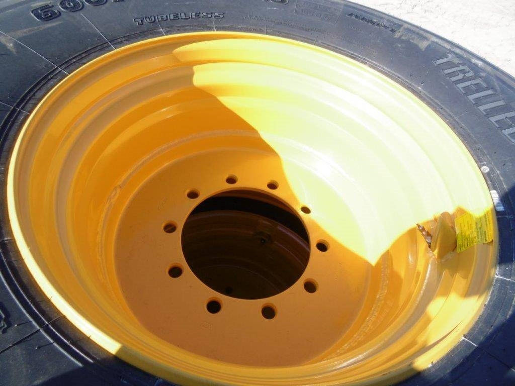 Trelleborg Twin 600-55-26,5 - Gumiabroncs - Építőipari gépek: 1 kép. Trelleborg Twin 600-55-26,5 - Gumiabroncs - Építőipari gépek: 1 kép.