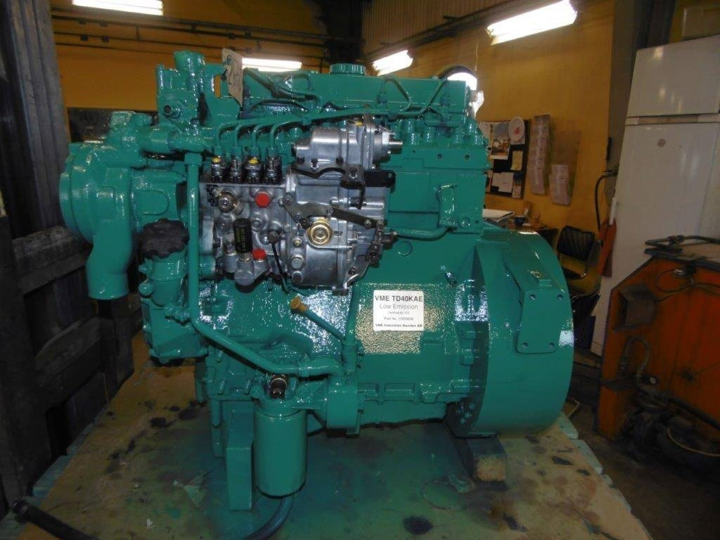Volvo BM Perkins TD40 KAE - Motor - Építőipari gépek: 3 kép. Volvo BM Perkins TD40 KAE - Motor - Építőipari gépek: 3 kép.