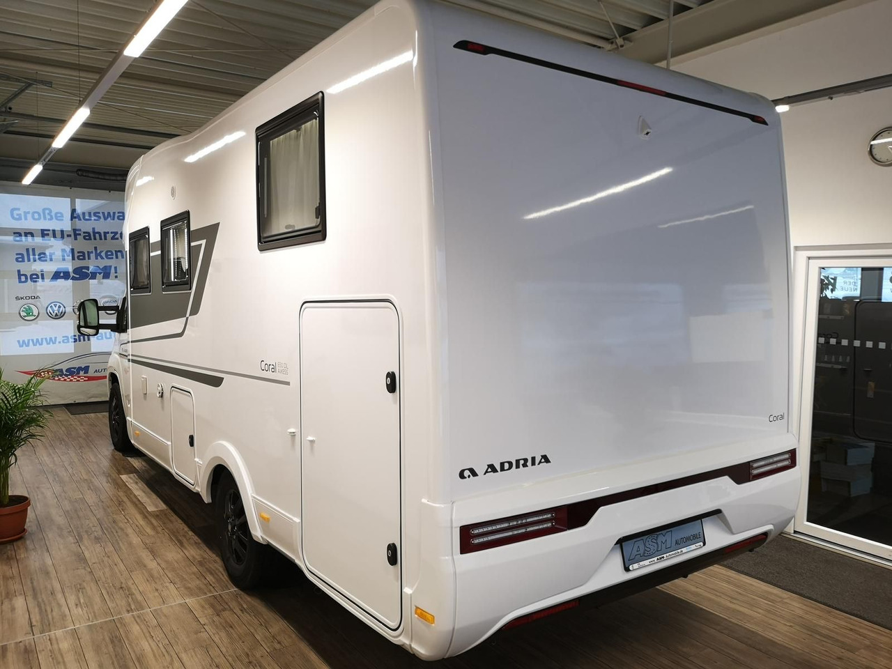 Adria Coral ALL-IN 650 DL*SOLAR*MARKISE*NAVI*SOFORT* - Félintegrált lakóautó: 5 kép. Adria Coral ALL-IN 650 DL*SOLAR*MARKISE*NAVI*SOFORT* - Félintegrált lakóautó: 5 kép.