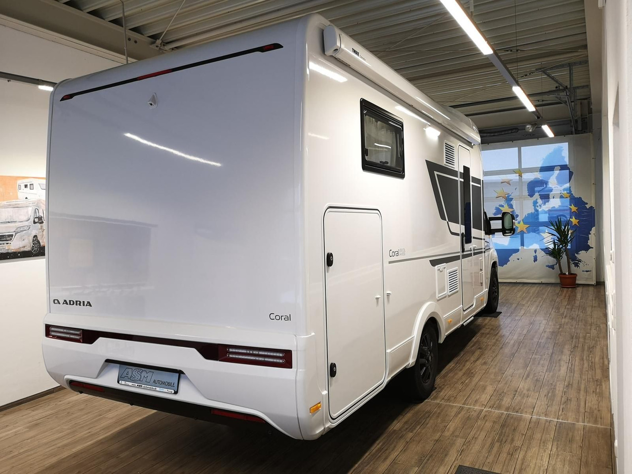 Adria Coral ALL-IN 650 DL*SOLAR*MARKISE*NAVI*SOFORT* - Félintegrált lakóautó: 4 kép. Adria Coral ALL-IN 650 DL*SOLAR*MARKISE*NAVI*SOFORT* - Félintegrált lakóautó: 4 kép.