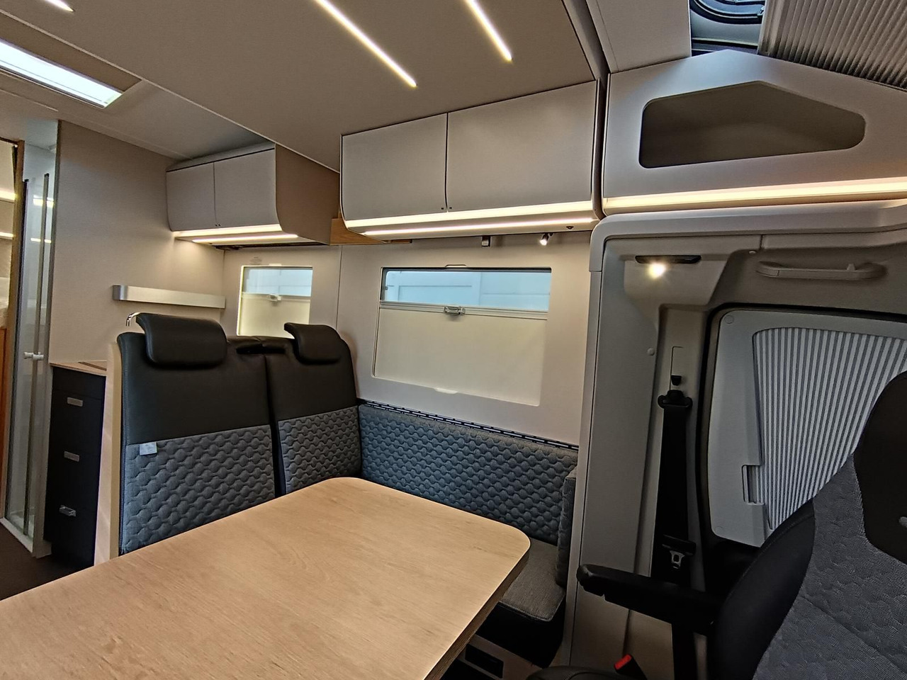 Félintegrált lakóautó Adria Matrix 60Y 670 SL 4,4t*JUBILEE*MARKISE*LED*NAVI*: 9 kép. Félintegrált lakóautó Adria Matrix 60Y 670 SL 4,4t*JUBILEE*MARKISE*LED*NAVI*: 9 kép.