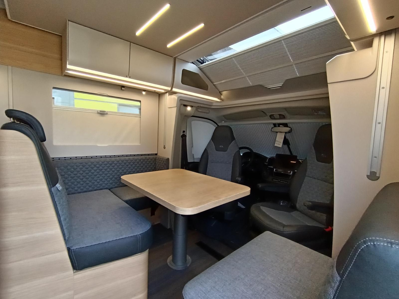 Félintegrált lakóautó Adria Matrix 60Y 670 SL 4,4t*JUBILEE*MARKISE*LED*NAVI*: 8 kép. Félintegrált lakóautó Adria Matrix 60Y 670 SL 4,4t*JUBILEE*MARKISE*LED*NAVI*: 8 kép.