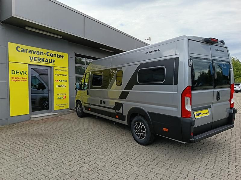 Adria Twin "60Y" 640 SGX 3,5 MAXI*JUBILEE*MARKISE*LED* - Kempingautó: 5 kép. Adria Twin "60Y" 640 SGX 3,5 MAXI*JUBILEE*MARKISE*LED* - Kempingautó: 5 kép.