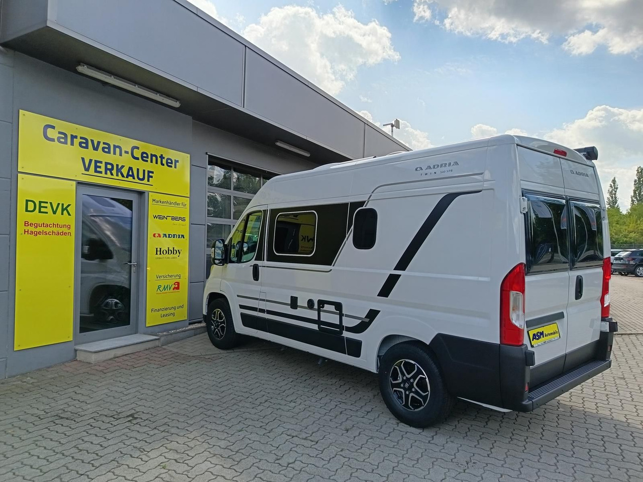 Adria Twin ALL-IN 540 SP*AUTOMATIK*SAFETY*STYLE*SOFORT - Kempingautó: 5 kép. Adria Twin ALL-IN 540 SP*AUTOMATIK*SAFETY*STYLE*SOFORT - Kempingautó: 5 kép.