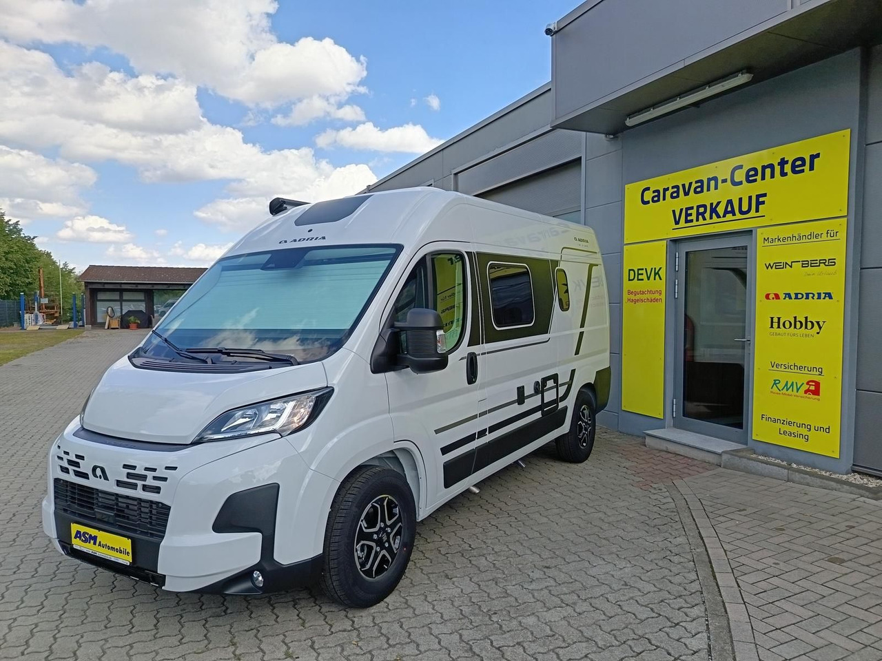 Adria Twin ALL-IN 540 SP*AUTOMATIK*SAFETY*STYLE*SOFORT - Kempingautó: 3 kép. Adria Twin ALL-IN 540 SP*AUTOMATIK*SAFETY*STYLE*SOFORT - Kempingautó: 3 kép.