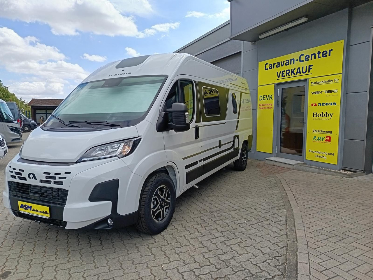 Adria Twin Twin 600 SPB Family*SAFETY*STYLE*DAB*SOFORT - Kempingautó: 2 kép. Adria Twin Twin 600 SPB Family*SAFETY*STYLE*DAB*SOFORT - Kempingautó: 2 kép.