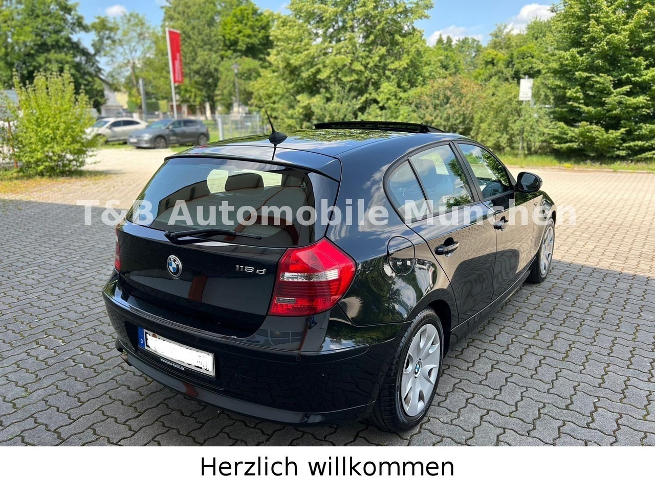 BMW 118d*Advantage-Paket*Klima*Navi*Xenon*PDC*1.Hand - Szedán: 5 kép. BMW 118d*Advantage-Paket*Klima*Navi*Xenon*PDC*1.Hand - Szedán: 5 kép.