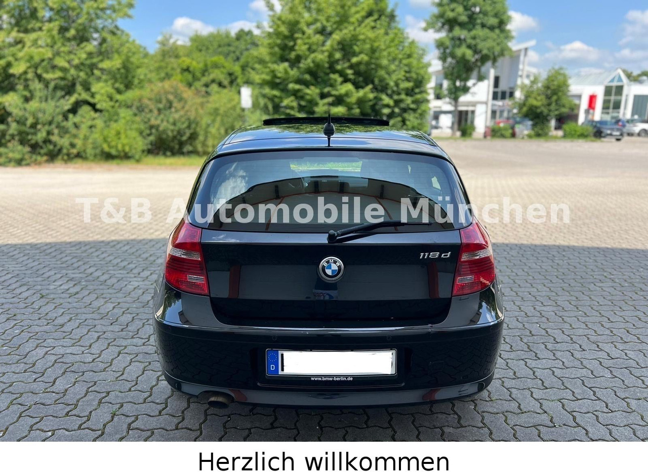 BMW 118d*Advantage-Paket*Klima*Navi*Xenon*PDC*1.Hand - Szedán: 4 kép. BMW 118d*Advantage-Paket*Klima*Navi*Xenon*PDC*1.Hand - Szedán: 4 kép.