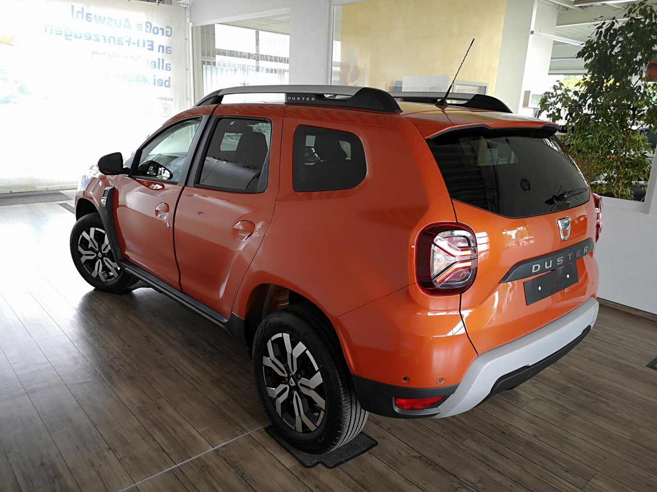 Dacia Duster Prestige Tce 130*KLIMA*SHZ*R-KAM*DAB*NAVI - Terepjáró/ SUV: 4 kép. Dacia Duster Prestige Tce 130*KLIMA*SHZ*R-KAM*DAB*NAVI - Terepjáró/ SUV: 4 kép.