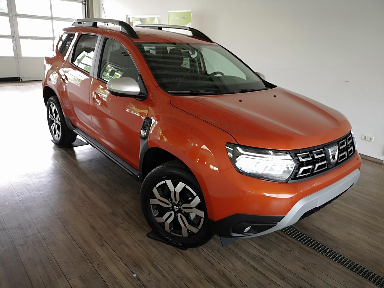 Dacia Duster Prestige Tce 130*KLIMA*SHZ*R-KAM*DAB*NAVI - Terepjáró/ SUV: 3 kép. Dacia Duster Prestige Tce 130*KLIMA*SHZ*R-KAM*DAB*NAVI - Terepjáró/ SUV: 3 kép.