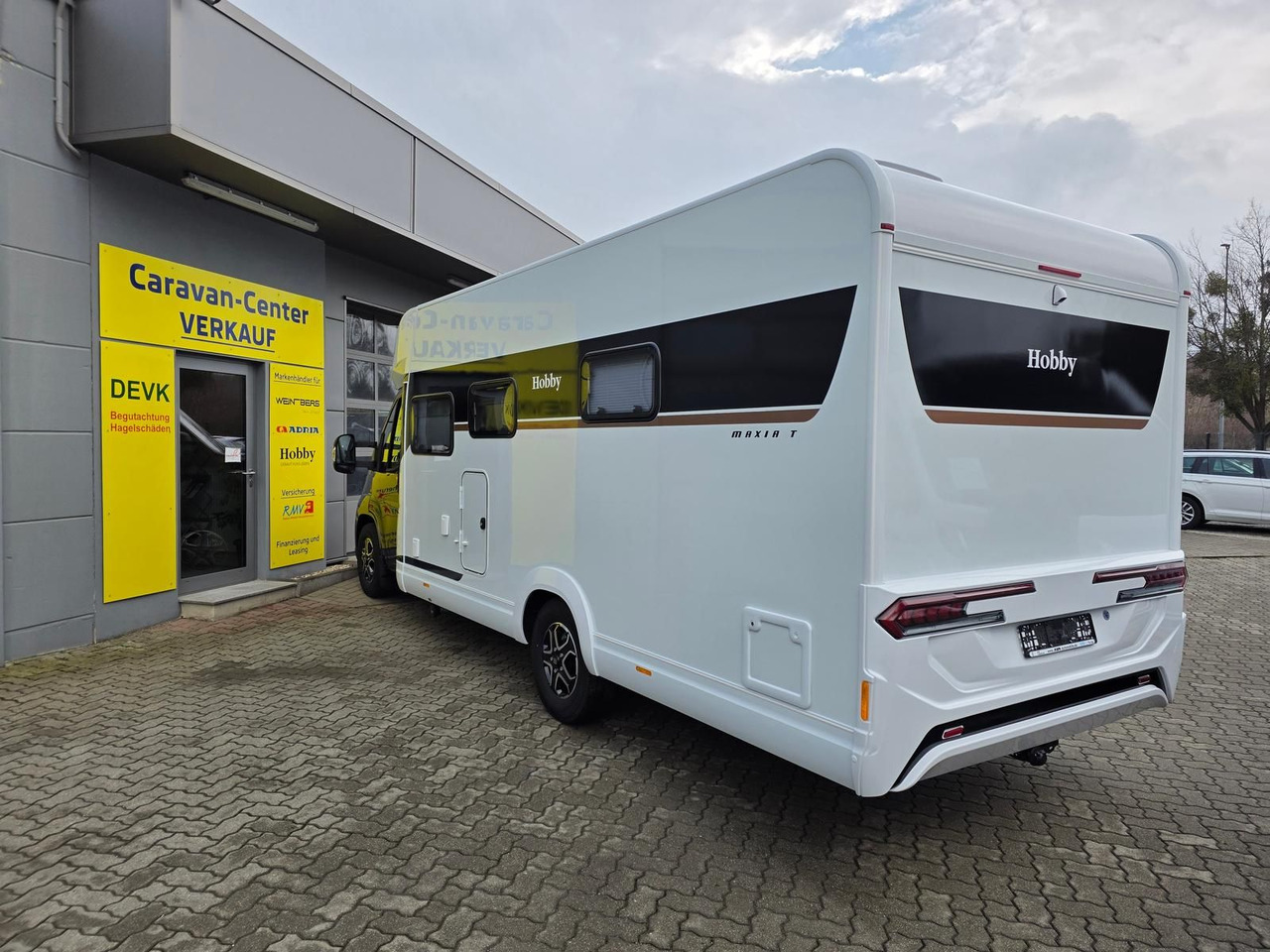 Hobby Maxia T 740 WE*130 kW*AHK*SOFORT - Félintegrált lakóautó: 4 kép. Hobby Maxia T 740 WE*130 kW*AHK*SOFORT - Félintegrált lakóautó: 4 kép.
