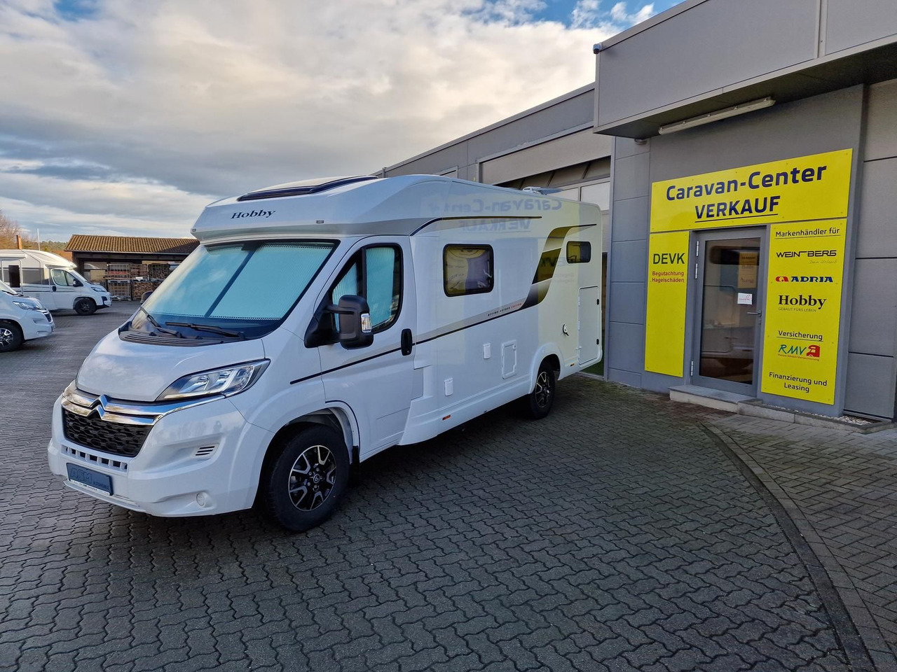 Hobby Optima V65 GE Ontour Edition*MARKISE*TV*SOFORT* - Félintegrált lakóautó: 3 kép. Hobby Optima V65 GE Ontour Edition*MARKISE*TV*SOFORT* - Félintegrált lakóautó: 3 kép.