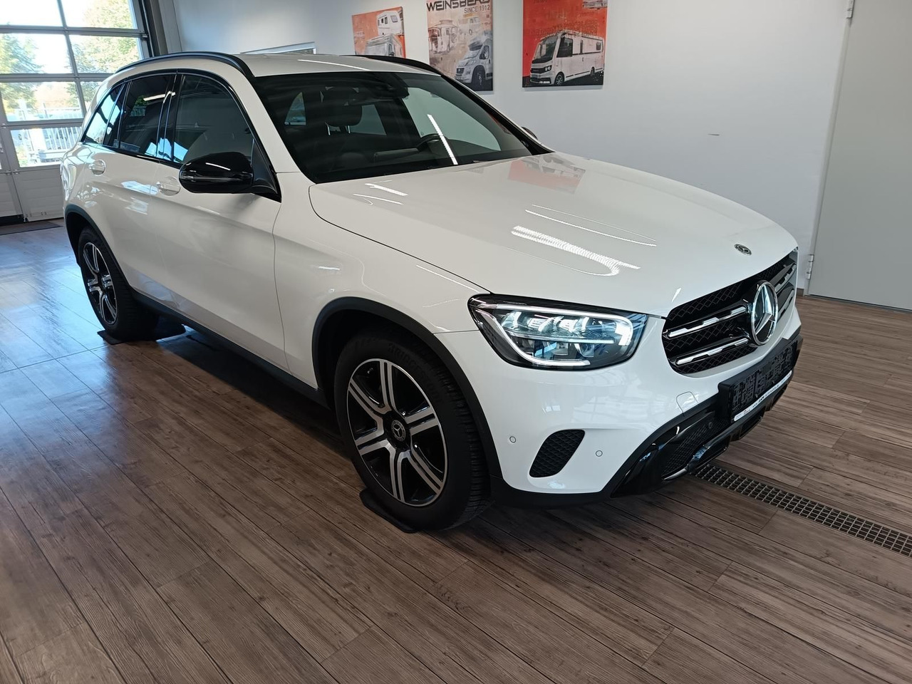 Mercedes-Benz GLC 220d AMG Line 4MATIC*AHK*NAVI*LED*R-KAM*DAB* - Terepjáró/ SUV: 3 kép. Mercedes-Benz GLC 220d AMG Line 4MATIC*AHK*NAVI*LED*R-KAM*DAB* - Terepjáró/ SUV: 3 kép.