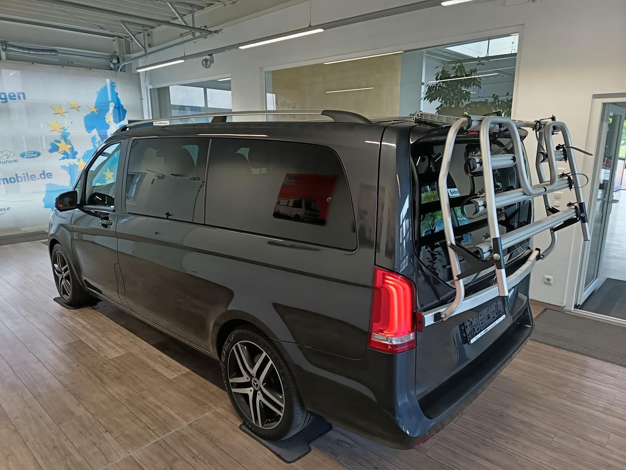 Mercedes-Benz V 300 2.0 CDI*LANG*LIEGE PAKET*AHK*FAHRRADTRÄGER - Kisbusz: 4 kép. Mercedes-Benz V 300 2.0 CDI*LANG*LIEGE PAKET*AHK*FAHRRADTRÄGER - Kisbusz: 4 kép.