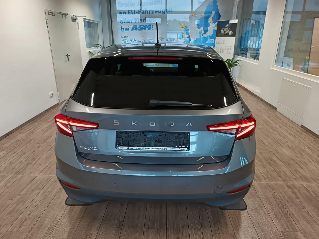 Skoda Fabia 30 Jahre DSG*VORBER.AHK*LED*R-KAM*TEMP*DAB - Szedán: 5 kép. Skoda Fabia 30 Jahre DSG*VORBER.AHK*LED*R-KAM*TEMP*DAB - Szedán: 5 kép.