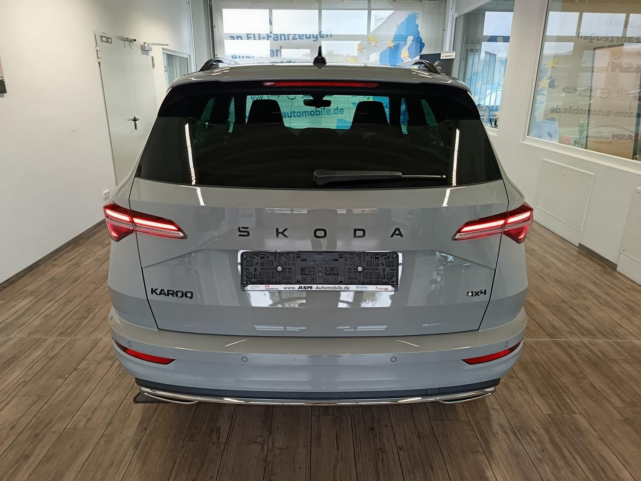 Skoda Karoq Sportline 2,0 TDI DSG 4x4*AHK*PSD*STD.HZG* - Terepjáró/ SUV: 5 kép. Skoda Karoq Sportline 2,0 TDI DSG 4x4*AHK*PSD*STD.HZG* - Terepjáró/ SUV: 5 kép.