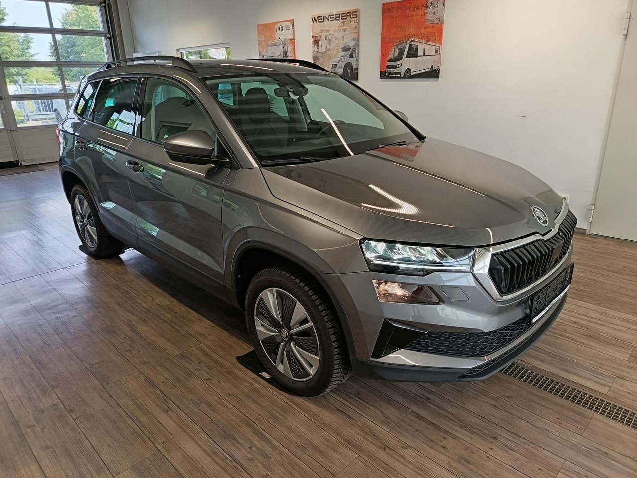 Skoda Karoq Style 1,5TSI DSG*AHK-VORBER*NAVI*LED*R-KAM - Terepjáró/ SUV: 3 kép. Skoda Karoq Style 1,5TSI DSG*AHK-VORBER*NAVI*LED*R-KAM - Terepjáró/ SUV: 3 kép.