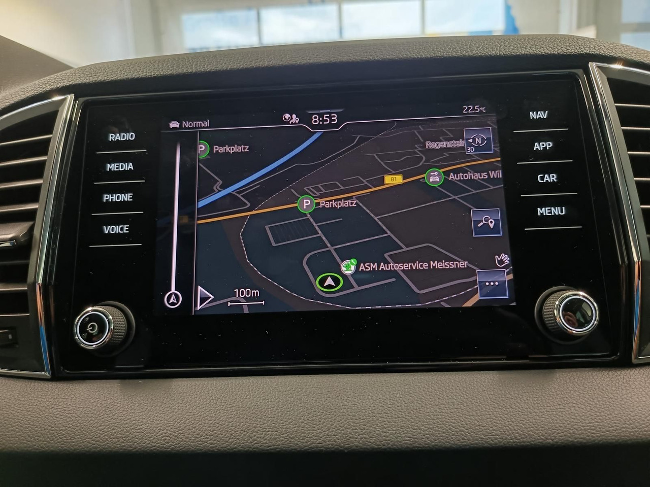 Terepjáró/ SUV Skoda Karoq Style 1,5TSI DSG*AHK-VORBER*NAVI*LED*R-KAM: 11 kép.