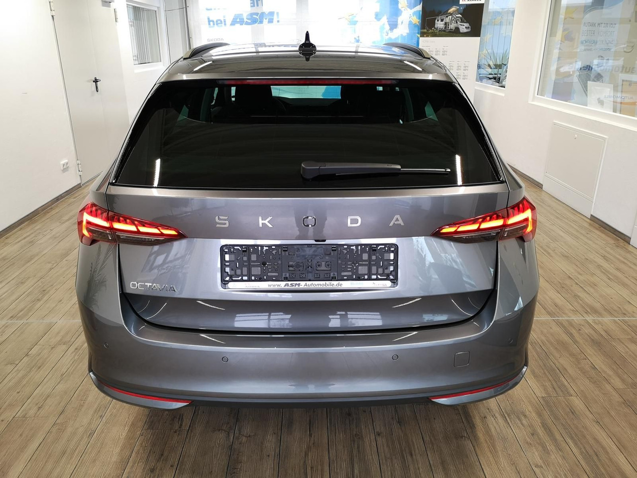 Skoda Octavia Combi Selection DSG*LED*ACC*WINTERPAKET* - Autó: 5 kép. Skoda Octavia Combi Selection DSG*LED*ACC*WINTERPAKET* - Autó: 5 kép.