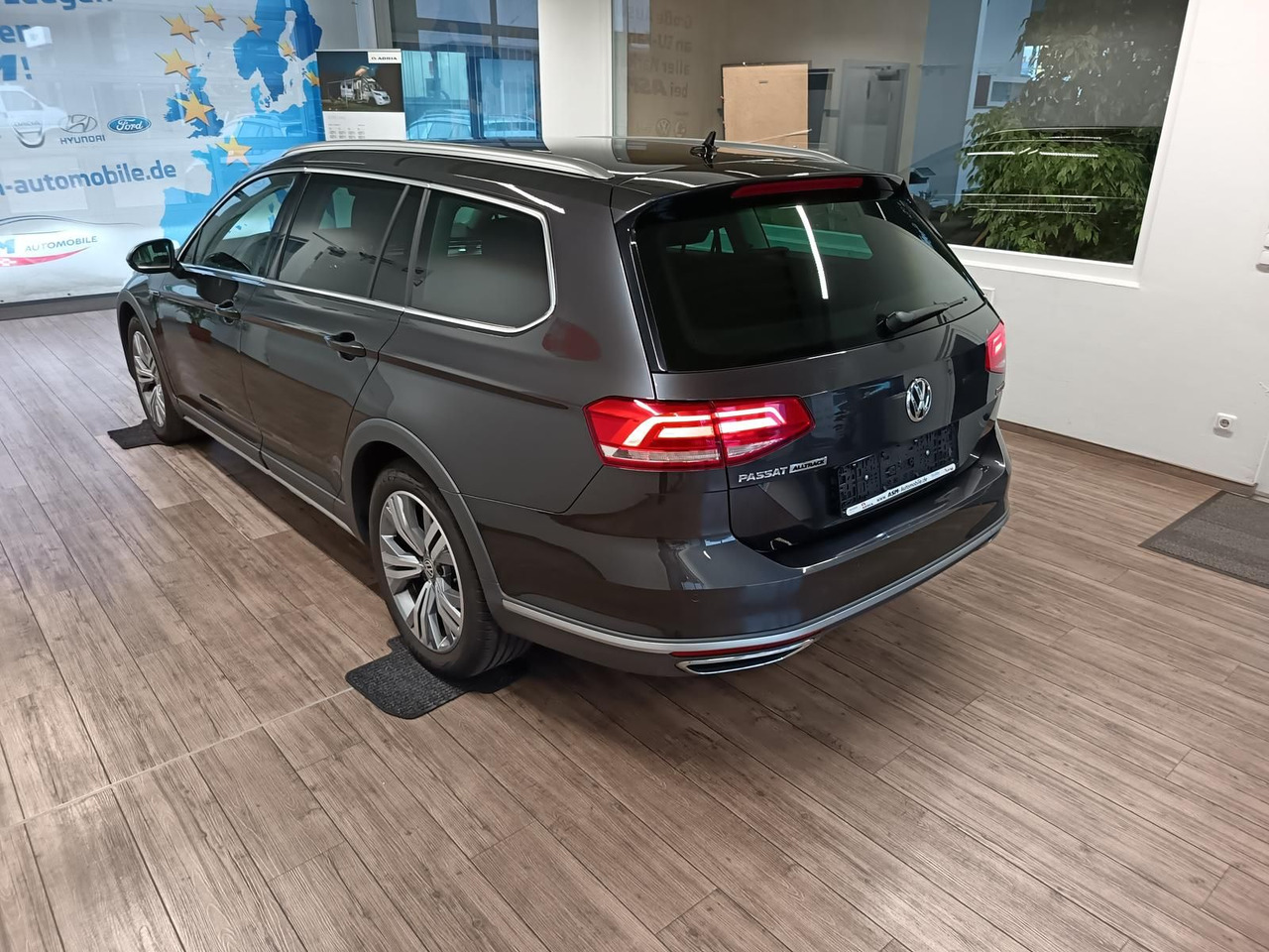 Volkswagen Passat Alltrack 2,0TDI DSG 4x4*360°*NAVI*ACC*LED - Kombi: 4 kép. Volkswagen Passat Alltrack 2,0TDI DSG 4x4*360°*NAVI*ACC*LED - Kombi: 4 kép.