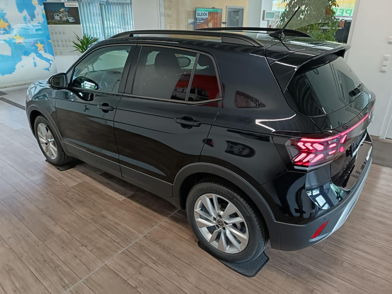 Volkswagen T-Cross Life 1.5 TSI DSG*AHK*MATRIX LED*ACC*SHZ* - Terepjáró/ SUV: 4 kép. Volkswagen T-Cross Life 1.5 TSI DSG*AHK*MATRIX LED*ACC*SHZ* - Terepjáró/ SUV: 4 kép.