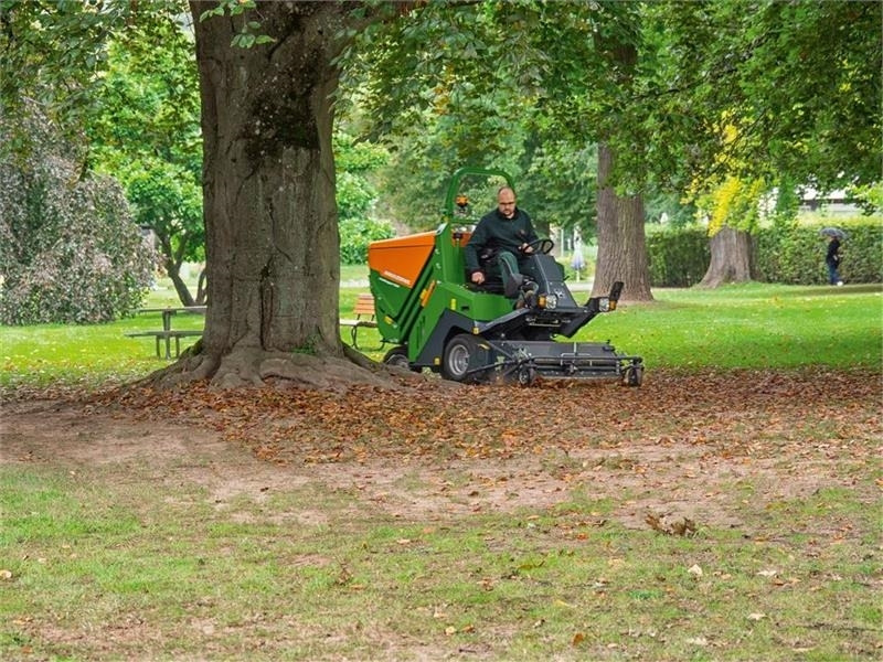 Amazone Profihopper 4WDi 1250 Smartline - Kerti fűkasza: 3 kép. Amazone Profihopper 4WDi 1250 Smartline - Kerti fűkasza: 3 kép.