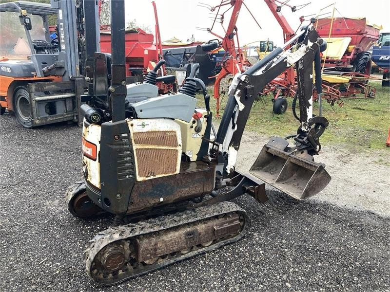 Bobcat E 10 - Minikotró: 2 kép. Bobcat E 10 - Minikotró: 2 kép.
