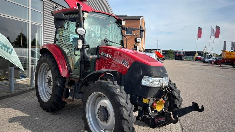 Case IH Farmall 95C Farmall 95C - Traktor: 3 kép. Case IH Farmall 95C Farmall 95C - Traktor: 3 kép.