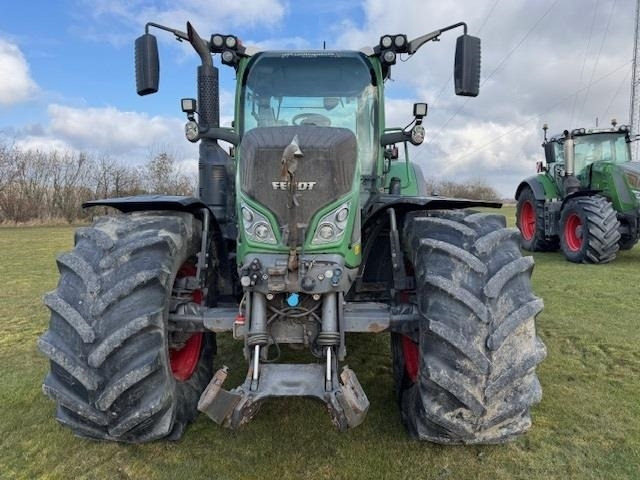 Fendt 720 Vario S4 Profi - Traktor: 2 kép. Fendt 720 Vario S4 Profi - Traktor: 2 kép.