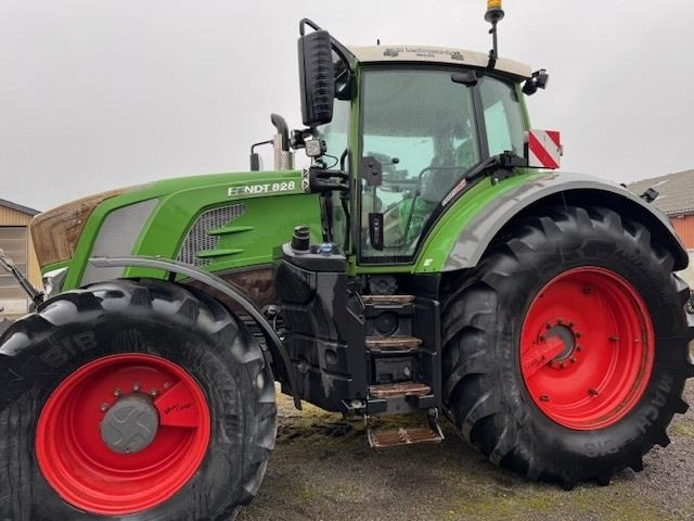 Fendt 828 Vario S4 Profi - Traktor: 1 kép. Fendt 828 Vario S4 Profi - Traktor: 1 kép.