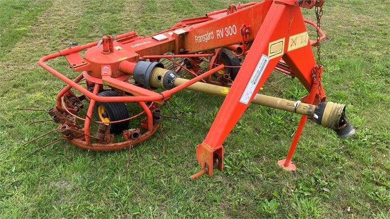 Fransgård RV 300 - Szénaforgató: 3 kép. Fransgård RV 300 - Szénaforgató: 3 kép.