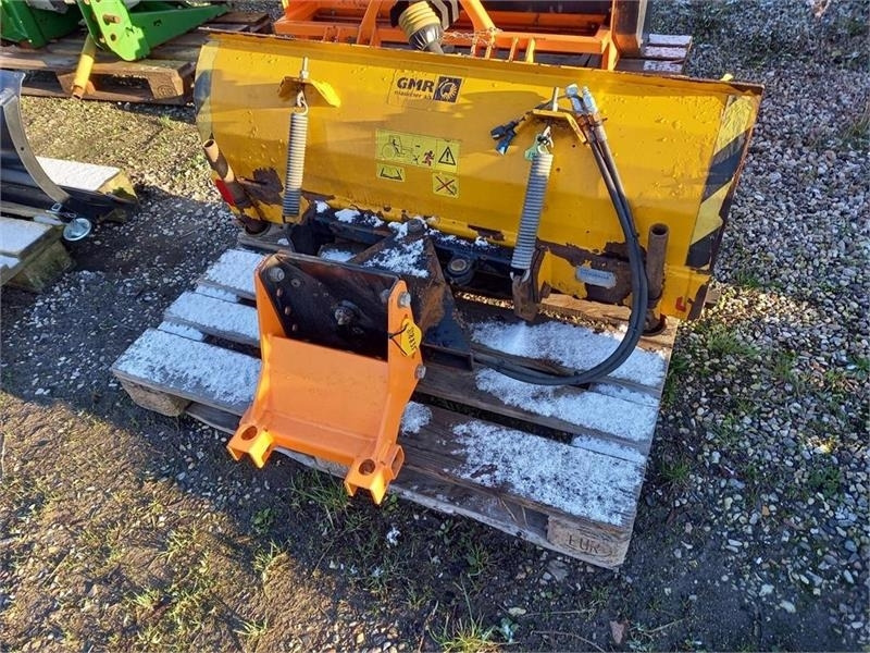 GMR FS1300L Med Stiga Titan ophæng - Hóeke - Mezőgazdasági gépek: 4 kép. GMR FS1300L Med Stiga Titan ophæng - Hóeke - Mezőgazdasági gépek: 4 kép.