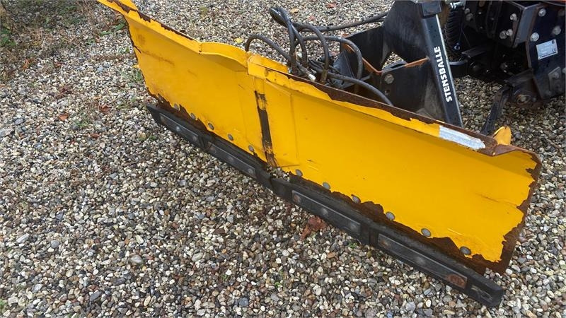 GMR FS1600VL V-Plov - Hóeke - Mezőgazdasági gépek: 2 kép. GMR FS1600VL V-Plov - Hóeke - Mezőgazdasági gépek: 2 kép.