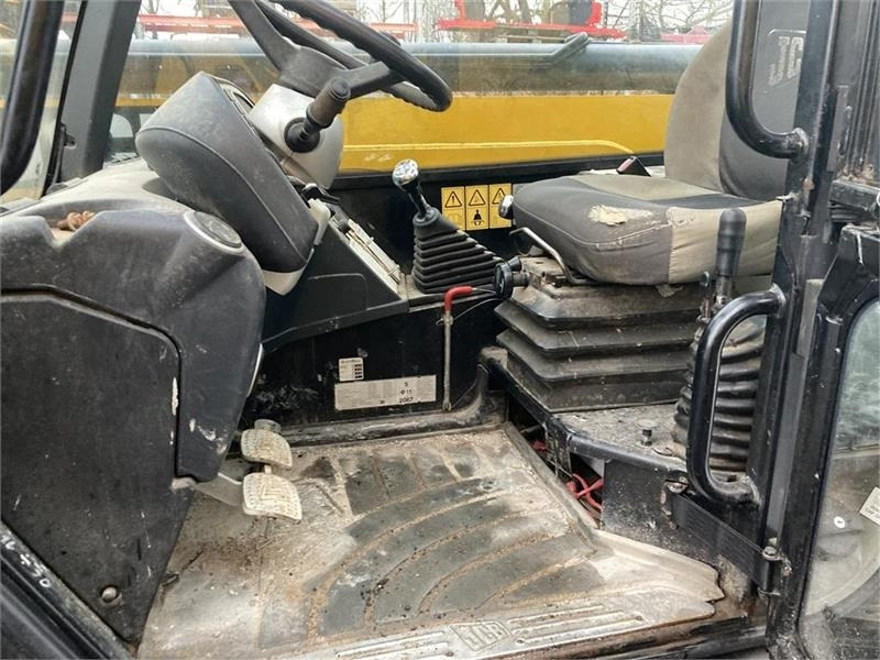 JCB 535-95 Agri - Teleszkópos rakodó: 5 kép. JCB 535-95 Agri - Teleszkópos rakodó: 5 kép.