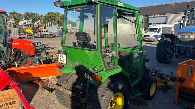 John Deere 755 Kompakt traktor - Kommunális traktor: 4 kép. John Deere 755 Kompakt traktor - Kommunális traktor: 4 kép.