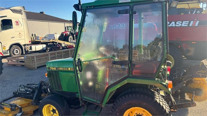 John Deere 755 Kompakt traktor - Kommunális traktor: 5 kép. John Deere 755 Kompakt traktor - Kommunális traktor: 5 kép.