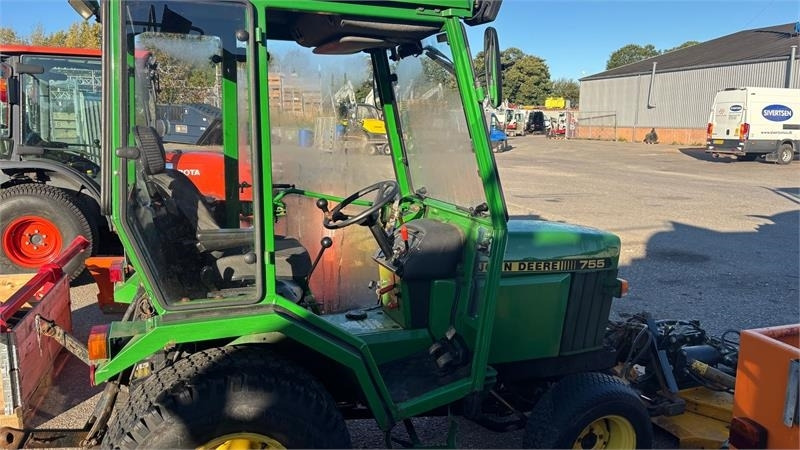 John Deere 755 Kompakt traktor - Kommunális traktor: 3 kép. John Deere 755 Kompakt traktor - Kommunális traktor: 3 kép.