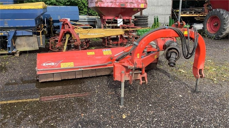 Kuhn TBES 250 Mulchmaskine - Fűkasza: 1 kép. Kuhn TBES 250 Mulchmaskine - Fűkasza: 1 kép.