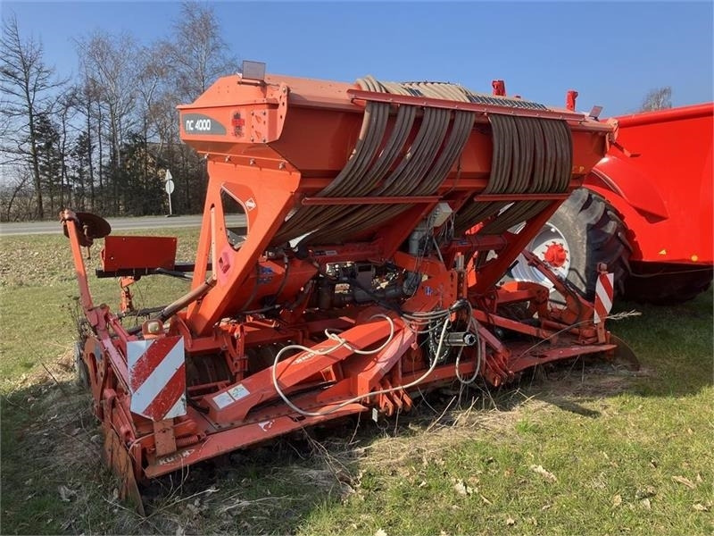 Kuhn Venta NC 4000 Combiliner - Kombinált vetőgép: 1 kép. Kuhn Venta NC 4000 Combiliner - Kombinált vetőgép: 1 kép.