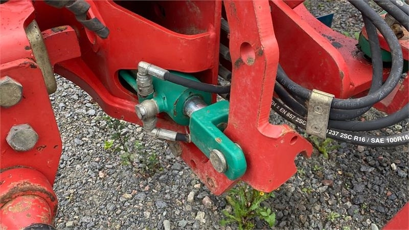 Kverneland EG 100-300-28 - Eke: 3 kép. Kverneland EG 100-300-28 - Eke: 3 kép.