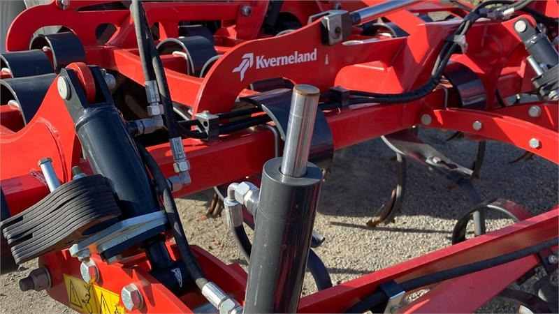 Kverneland TURBO 5000 Foldbar - Borona: 5 kép. Kverneland TURBO 5000 Foldbar - Borona: 5 kép.