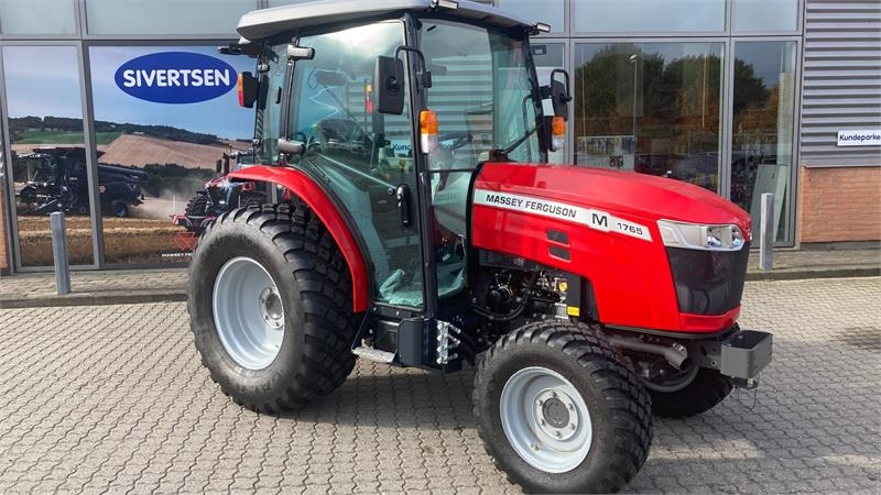 Massey Ferguson 1765 M HC - Kommunális traktor: 1 kép. Massey Ferguson 1765 M HC - Kommunális traktor: 1 kép.