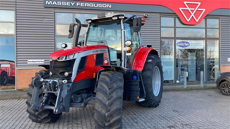 Massey Ferguson 6S.165 Dyna 6 Exclusive - Traktor: 2 kép. Massey Ferguson 6S.165 Dyna 6 Exclusive - Traktor: 2 kép.