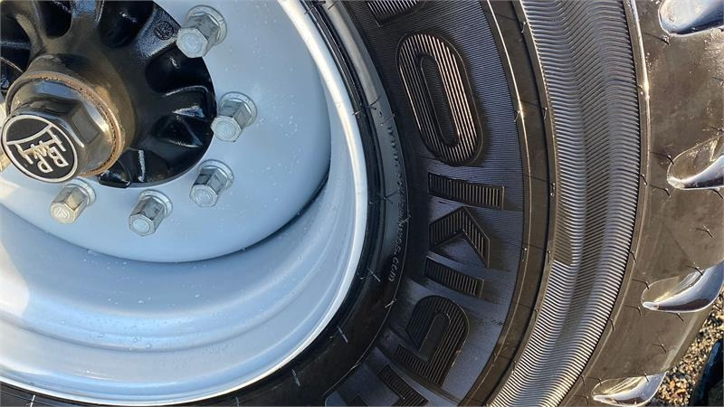 Mezőgazdasági billenőpótkocsi Metsjö MetaQ 60: 8 kép. Mezőgazdasági billenőpótkocsi Metsjö MetaQ 60: 8 kép.