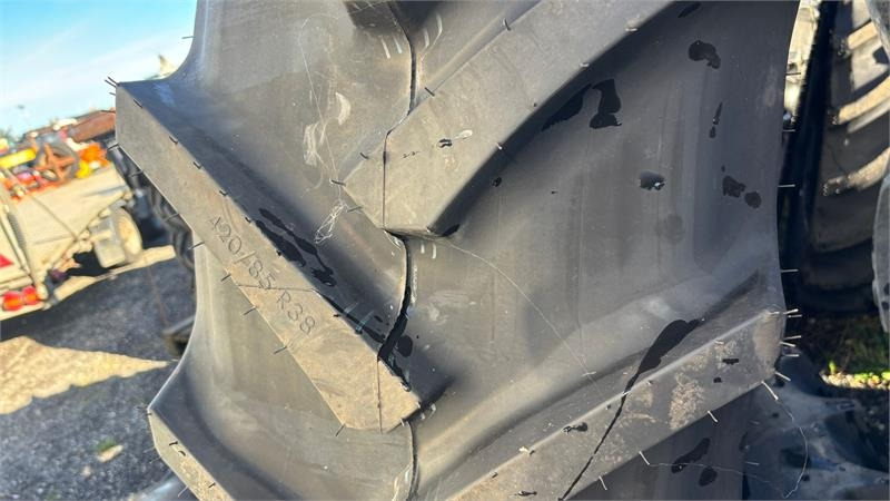 Mitas 420/85R38 & 340/85R28 - Gumiabroncs - Többcélú/ Speciális jármű: 4 kép. Mitas 420/85R38 & 340/85R28 - Gumiabroncs - Többcélú/ Speciális jármű: 4 kép.