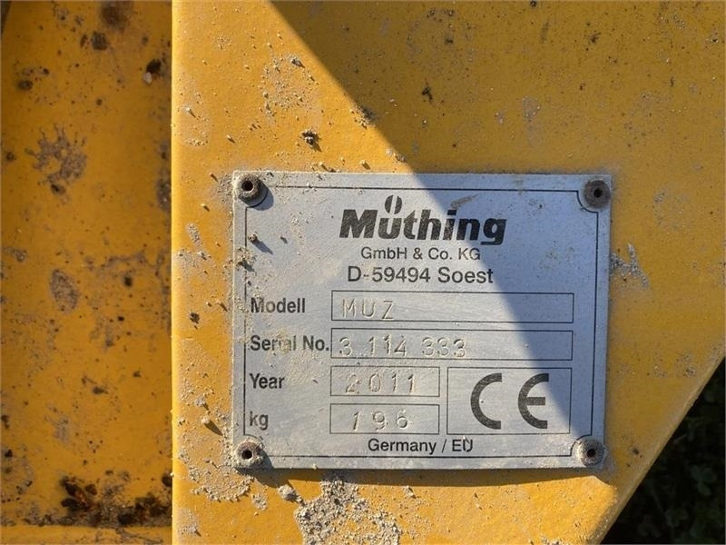 Müthing MUZ - Padkakasza: 3 kép. Müthing MUZ - Padkakasza: 3 kép.