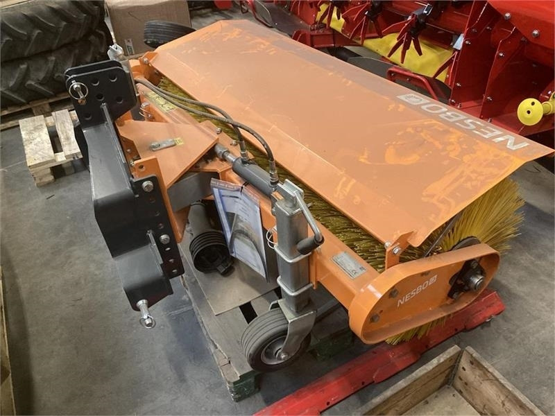 Nesbo FM 1500 P 1000H PTO - 3 pkt. 1 - Ferde seprő: 3 kép. Nesbo FM 1500 P 1000H PTO - 3 pkt. 1 - Ferde seprő: 3 kép.