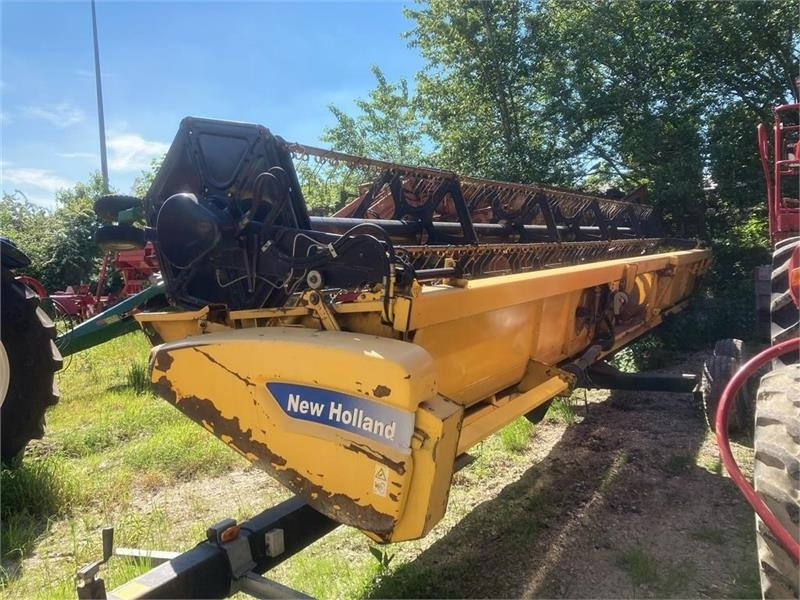 New Holland 30" Varifeed - Betakarítógép tartozék: 1 kép. New Holland 30" Varifeed - Betakarítógép tartozék: 1 kép.